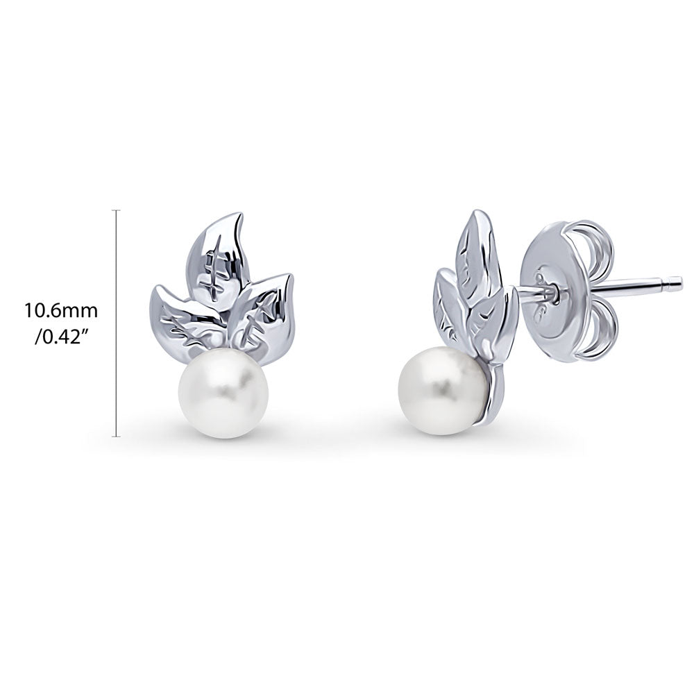 Front view of Leaf Imitation Pearl Set in Sterling Silver, Rhodium Plated