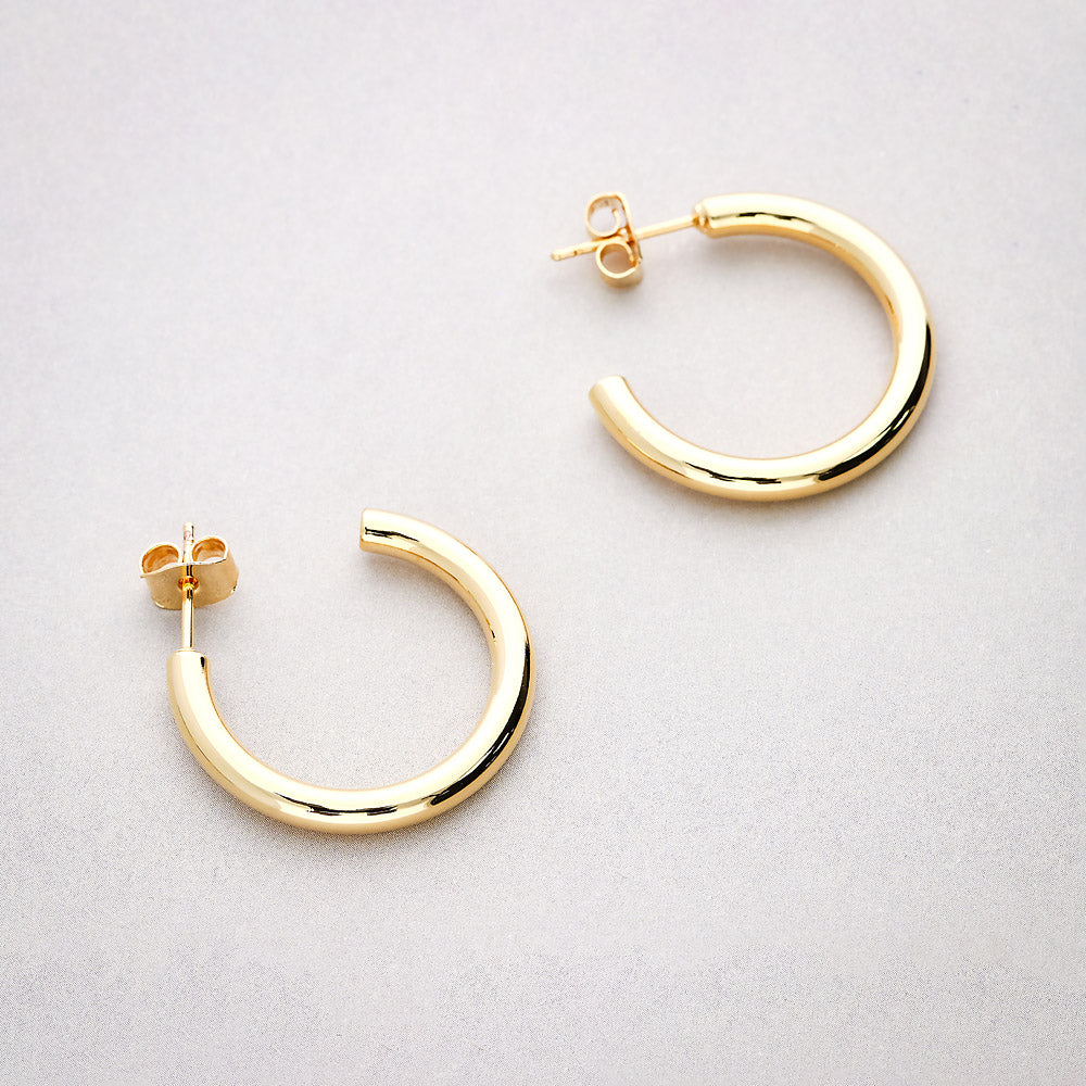 Flatlay view of Medium Hoop Earrings 0.98 inch, 4 of 7