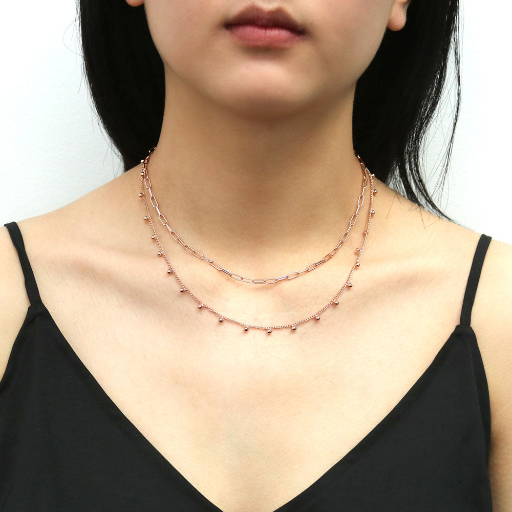 Model wearing Paperclip Link Chain Necklace 3mm, Rose Gold Flashed