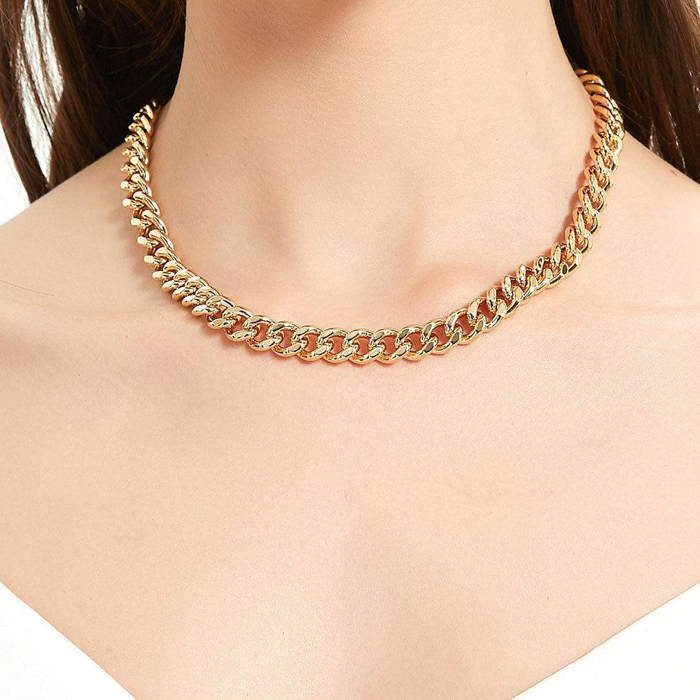 Model wearing Lightweight Curb Chain Necklace 9mm, 2 of 10