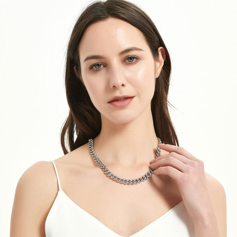 Model wearing Lightweight Curb Chain Necklace 9mm, 9 of 10