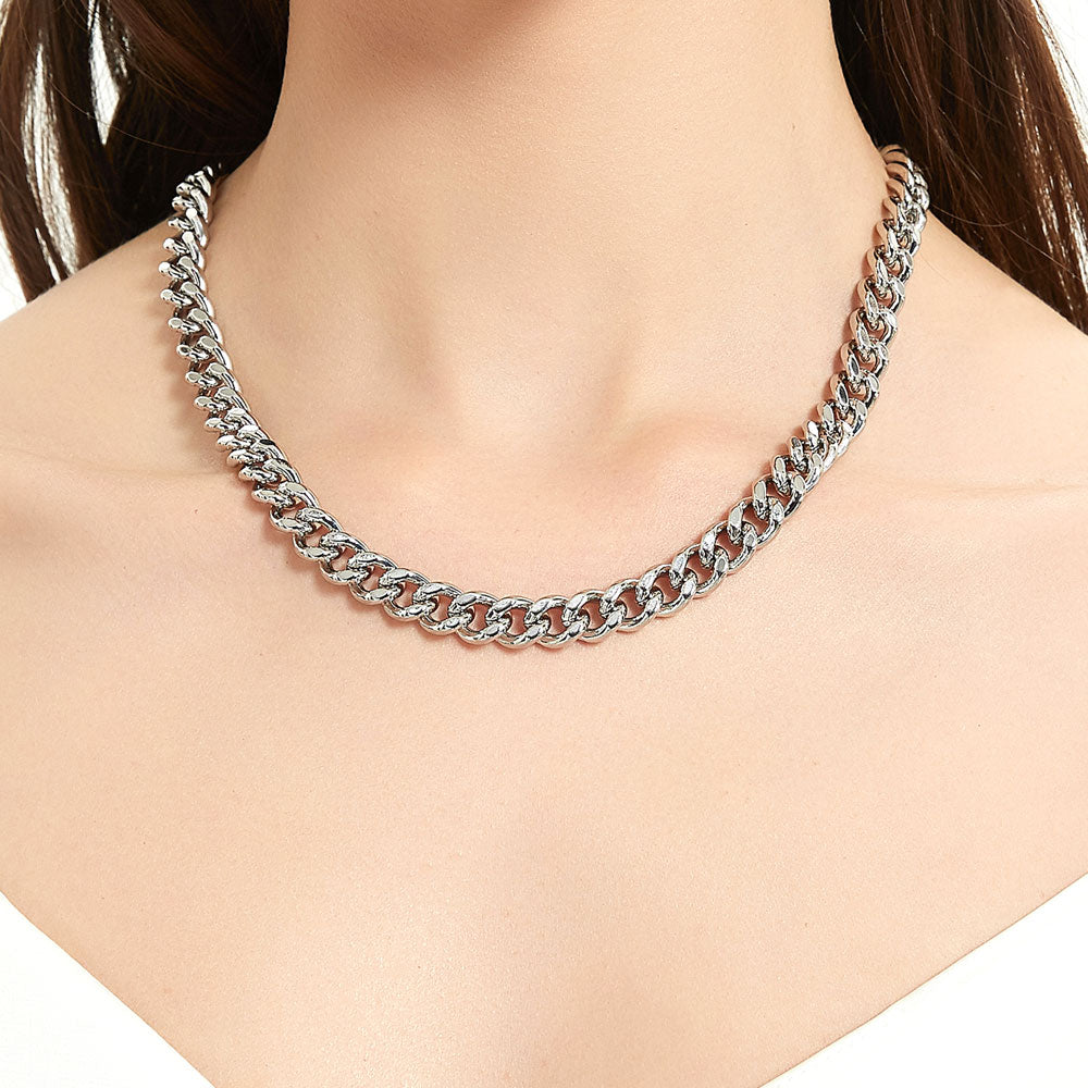 Model wearing Lightweight Curb Chain Necklace 9mm, 7 of 10